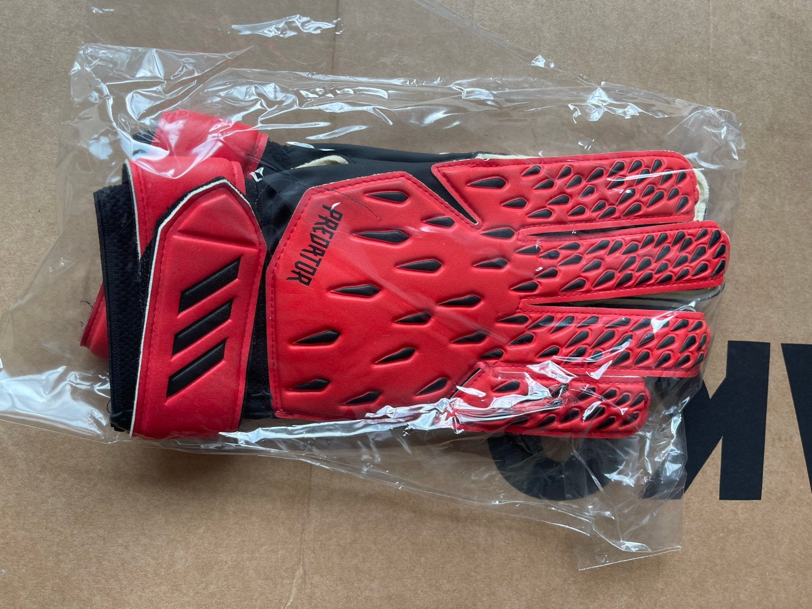 Adidas Predator keepershandschoenen rood/zwart, Ophalen of Verzenden, Nieuw, Handschoenen