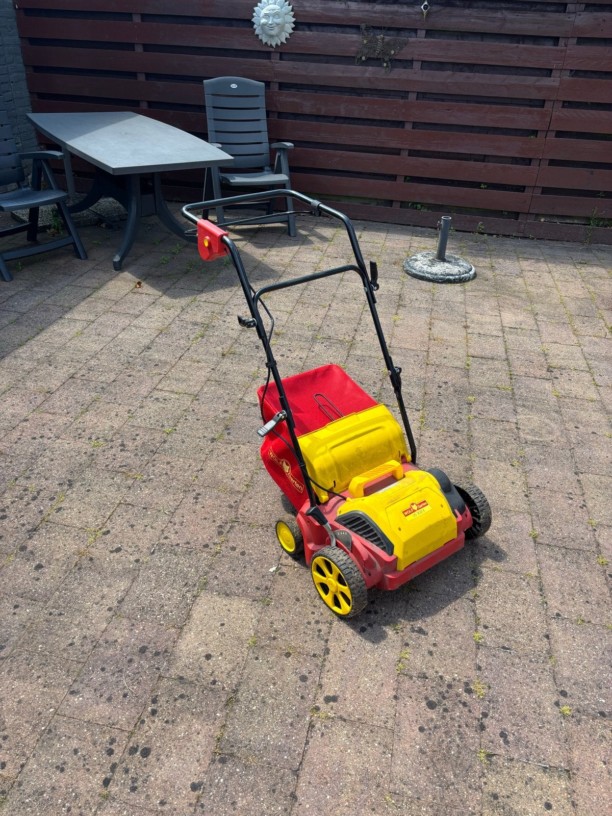 Verticuteermachine Wolf Garten VS 302 E, Tuin en Terras, Grasmaaiers, Gebruikt, Elektrische grasmaaier, 30 t/m 39 cm, Opvangzak