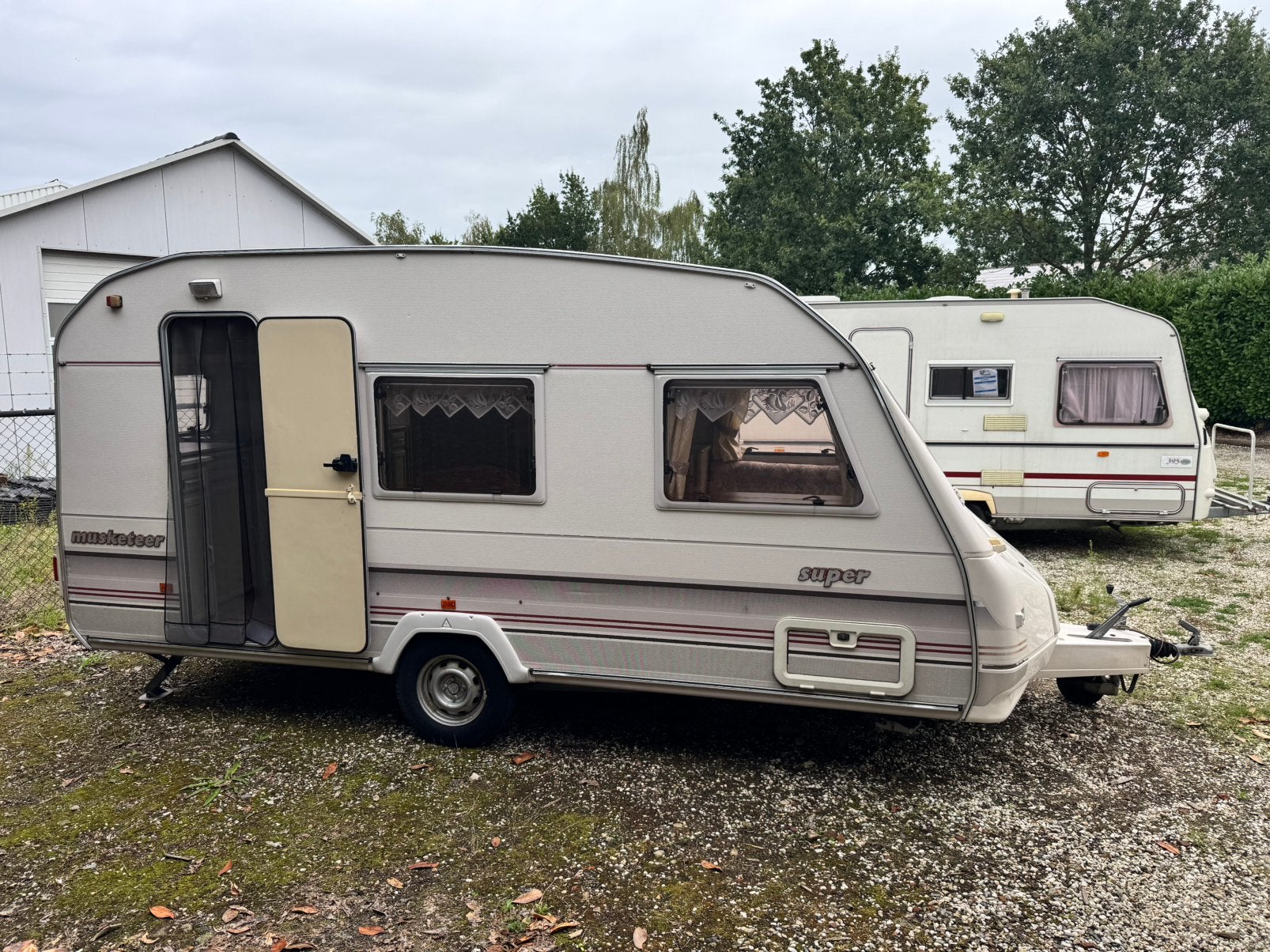 Sprite Musketeer Super - Inclusief Voortent! Lichtgewicht, Caravans en Kamperen, Bedrijf, Treinzit, Ringverwarming, Sprite