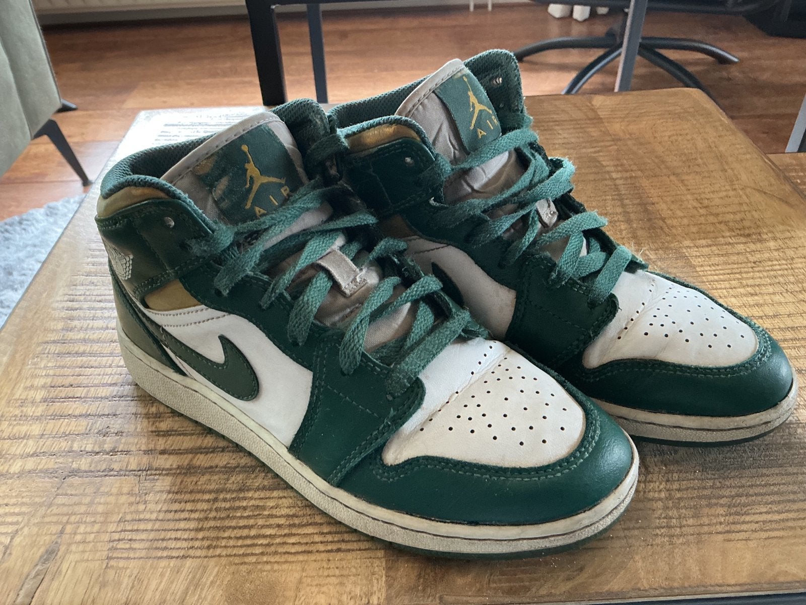 Jordan Nike Air sneakers maat 35.5, Ophalen, Gebruikt, Jongen of Meisje, Sportschoenen