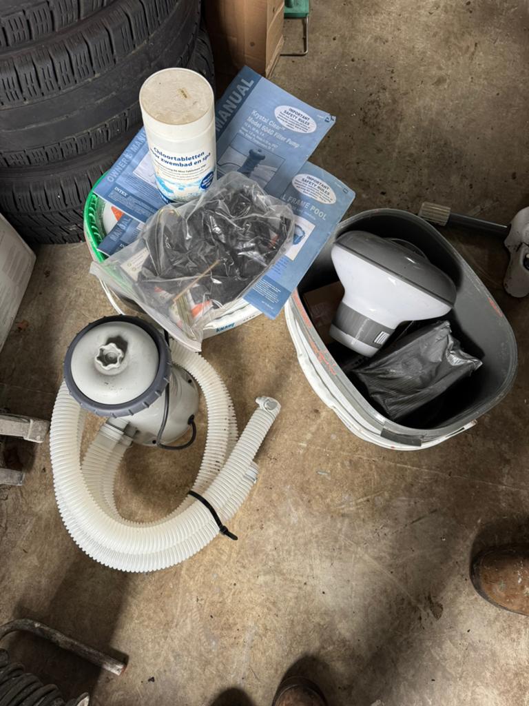 Intex zwembad met trap en toebehoren, Ophalen, Zo goed als nieuw, Opzetzwembad, Rechthoekig