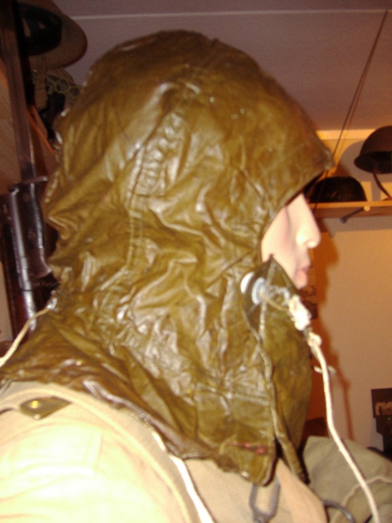 Hood antigas Canadees 1943, Ophalen of Verzenden, Landmacht, Engeland, Helm of Baret
