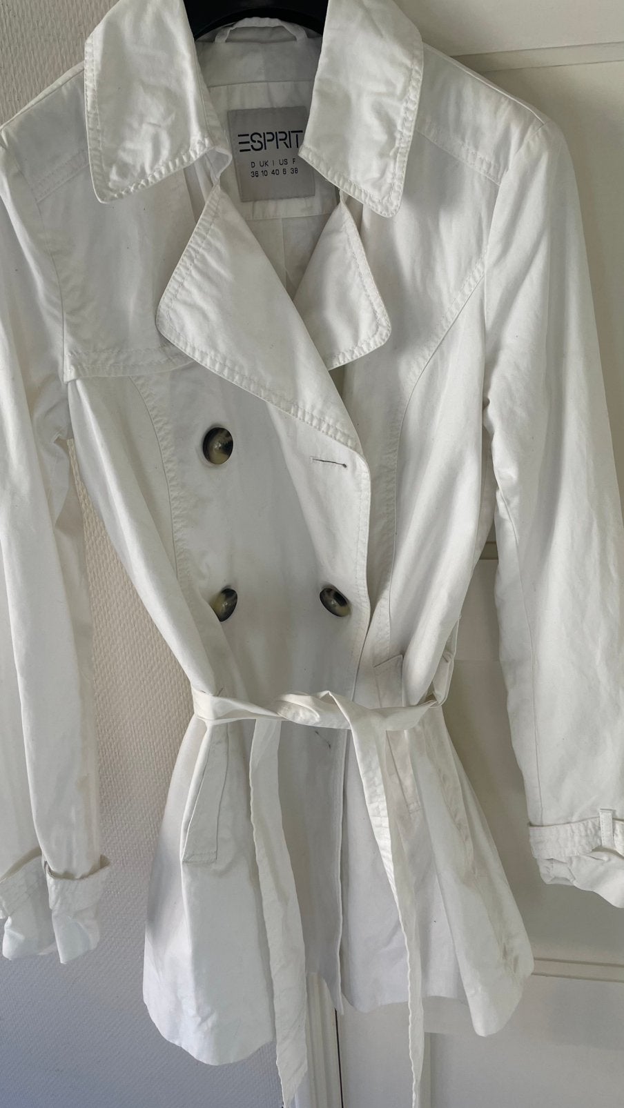 Te koop: zomer trenchcoat, esprit, wit, 36/38, Wit, Ophalen of Verzenden, Zo goed als nieuw, Maat 36 (S)