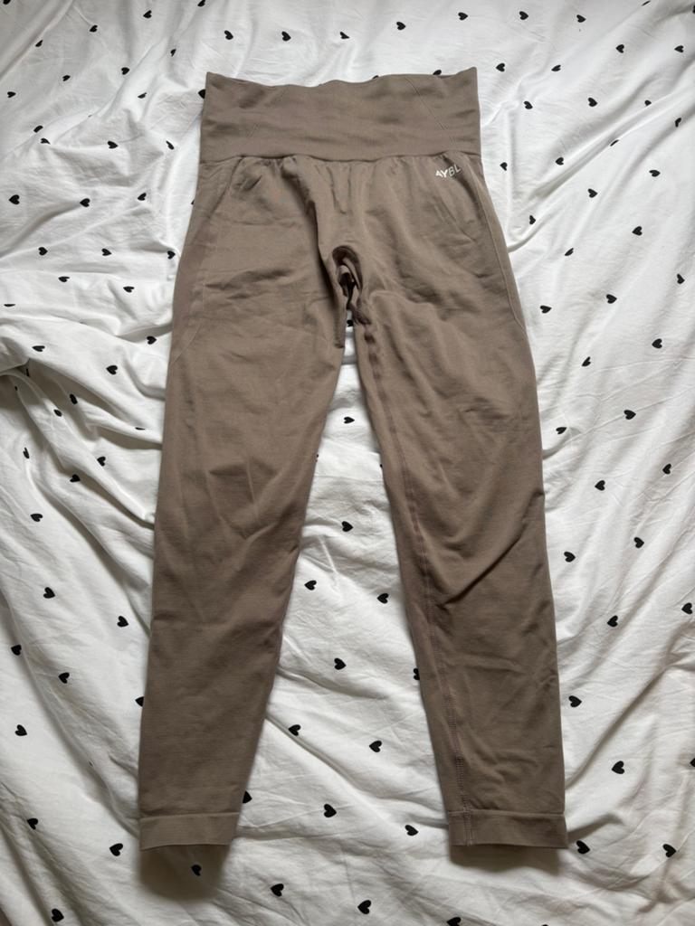 Empower seamless legging AYBL - kleur: taupe - maat M, Kleding | Dames, Ophalen of Verzenden, Nieuw, Maat 38/40 (M), Fitness of Aerobics