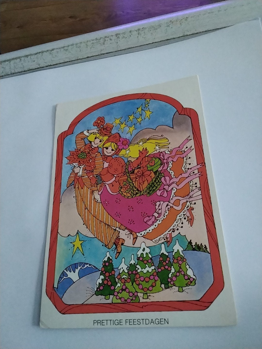 Vintage Kerstkaart 'Prettige Feestdagen' met engeltjes, Ophalen of Verzenden, 1960 tot 1980, Gelopen