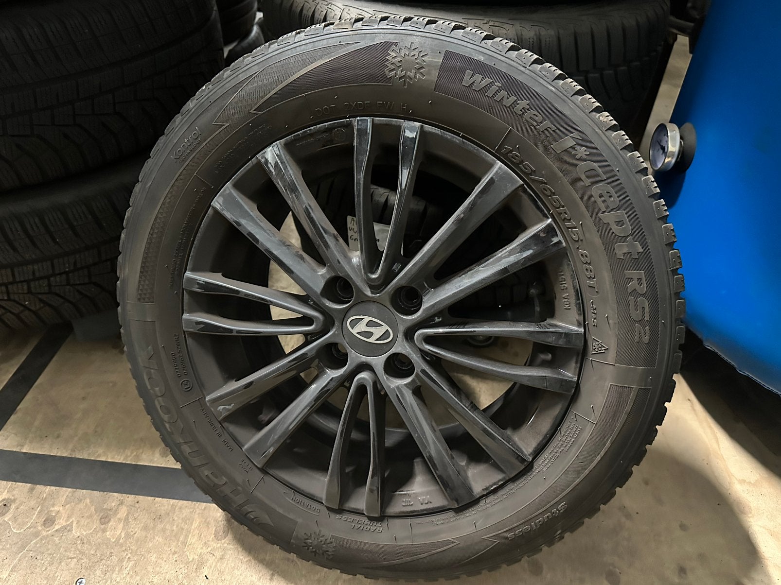 Winterwielen Hyundai i20 - Hankook, Ophalen, Gebruikt, 15 inch, Banden en Velgen