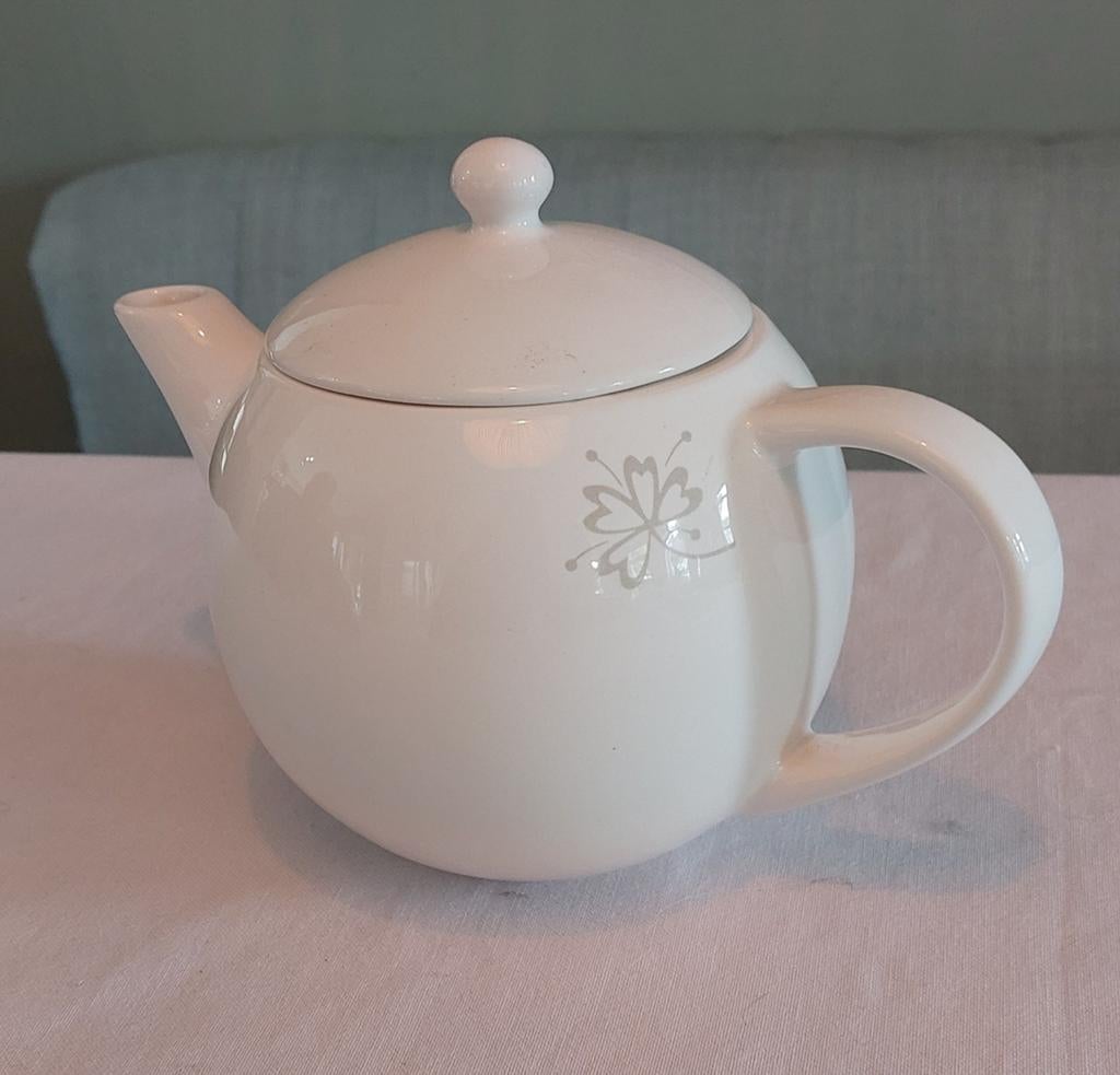 Grote Riverdale witte porseleinen theepot !!, Huis en Inrichting, Keuken | Servies, Ophalen of Verzenden, Porselein, Overige typen
