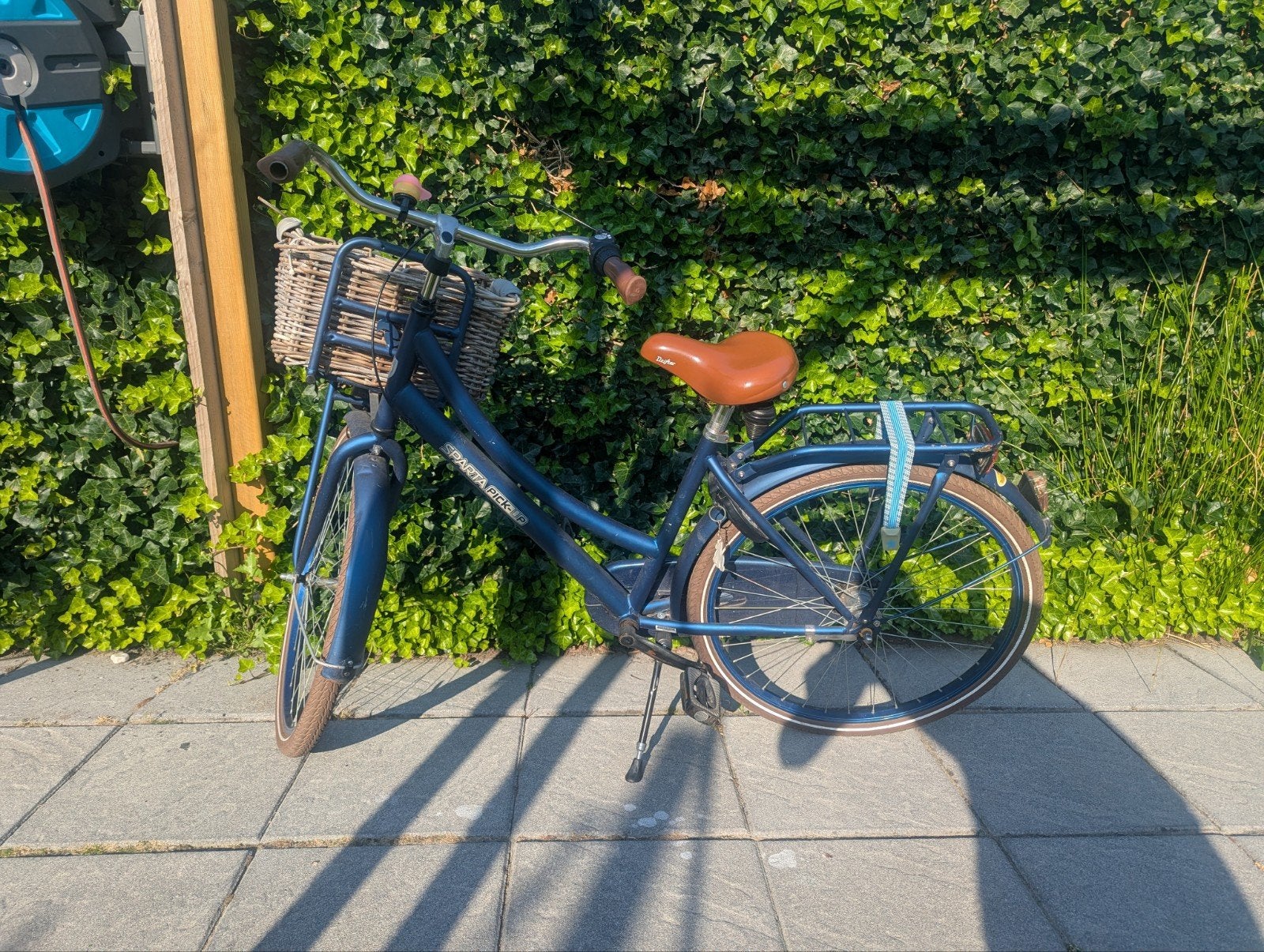 Blauwe Sparta pick up 26 inch, Fietsen en Brommers, Fietsen | Meisjes, Terugtraprem, Gebruikt, Sparta pickup, Versnellingen