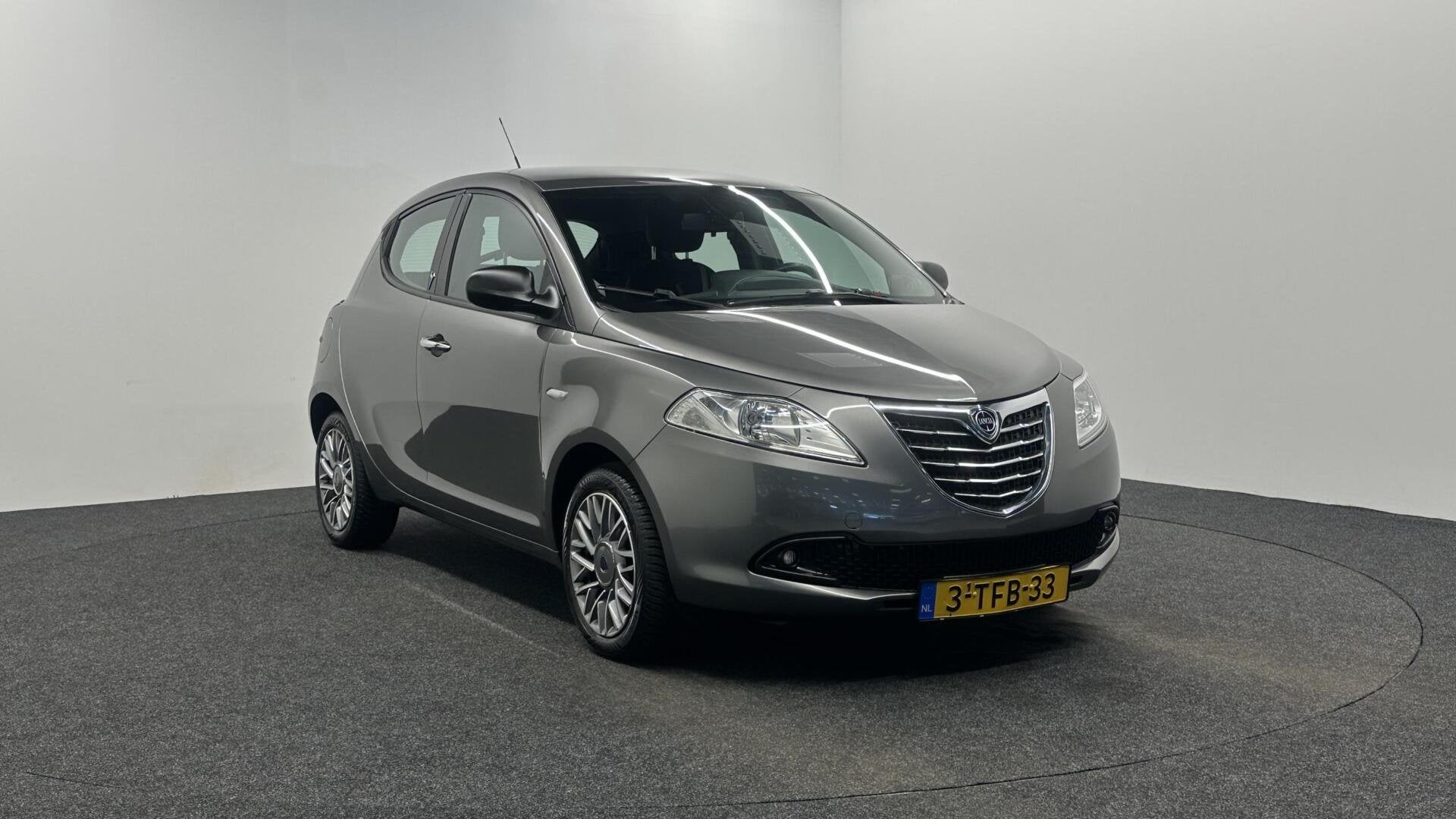 Lancia Ypsilon 0.9 TwinAir S MomoDesign AIRCO LM., Voorwielaandrijving, Euro 5, Gebruikt, Met garantie (alle)