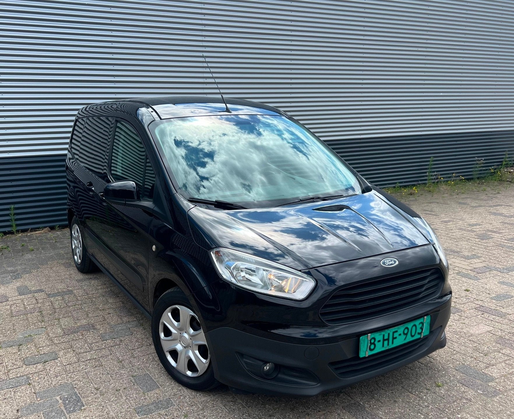Ford Transit Courier 1.0 Trend, Gebruikt, Zwart, Origineel Nederlands, Handgeschakeld