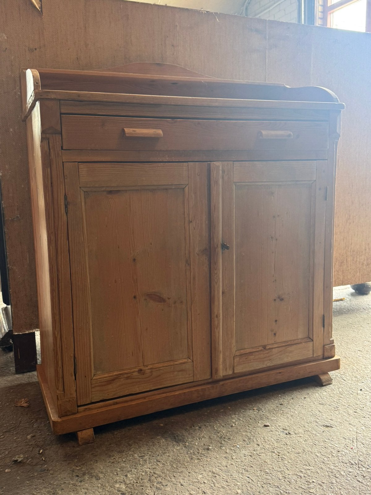 Grenen commode kast, Ophalen