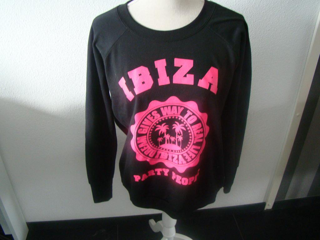 Leuke trui met IBIZA op voorkant / maat M / katoen, Kleding | Dames, Ophalen of Verzenden, Zo goed als nieuw, Maat 38/40 (M), Zwart