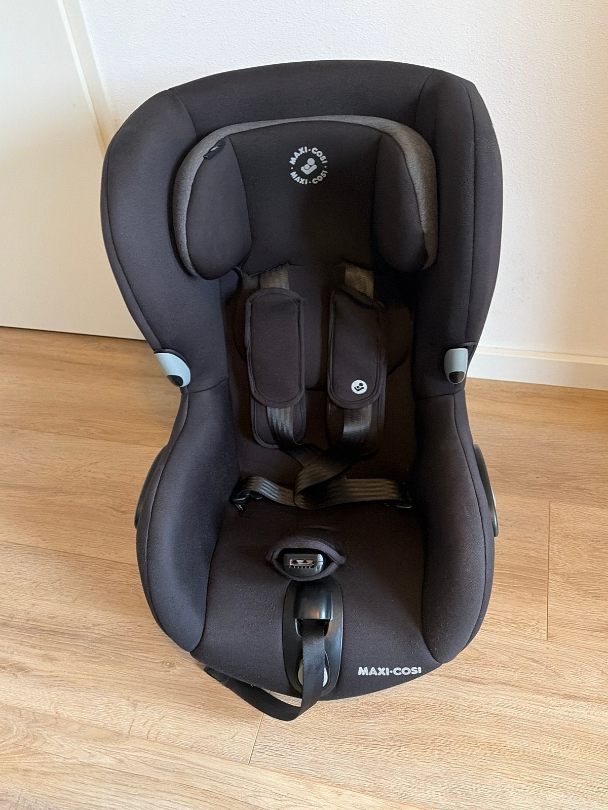 Maxi-Cosi Axciss authentic black draaibare autostoel - Zwart, Ophalen, Autogordel, Verstelbare rugleuning, 9 t/m 18 kg