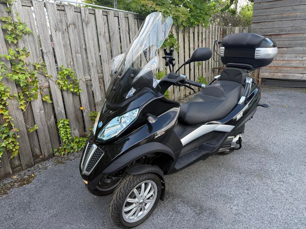 Bijzondere mp3 Piagio 300IE slechts 13.000 km perfecte staat, Particulier, Scooter