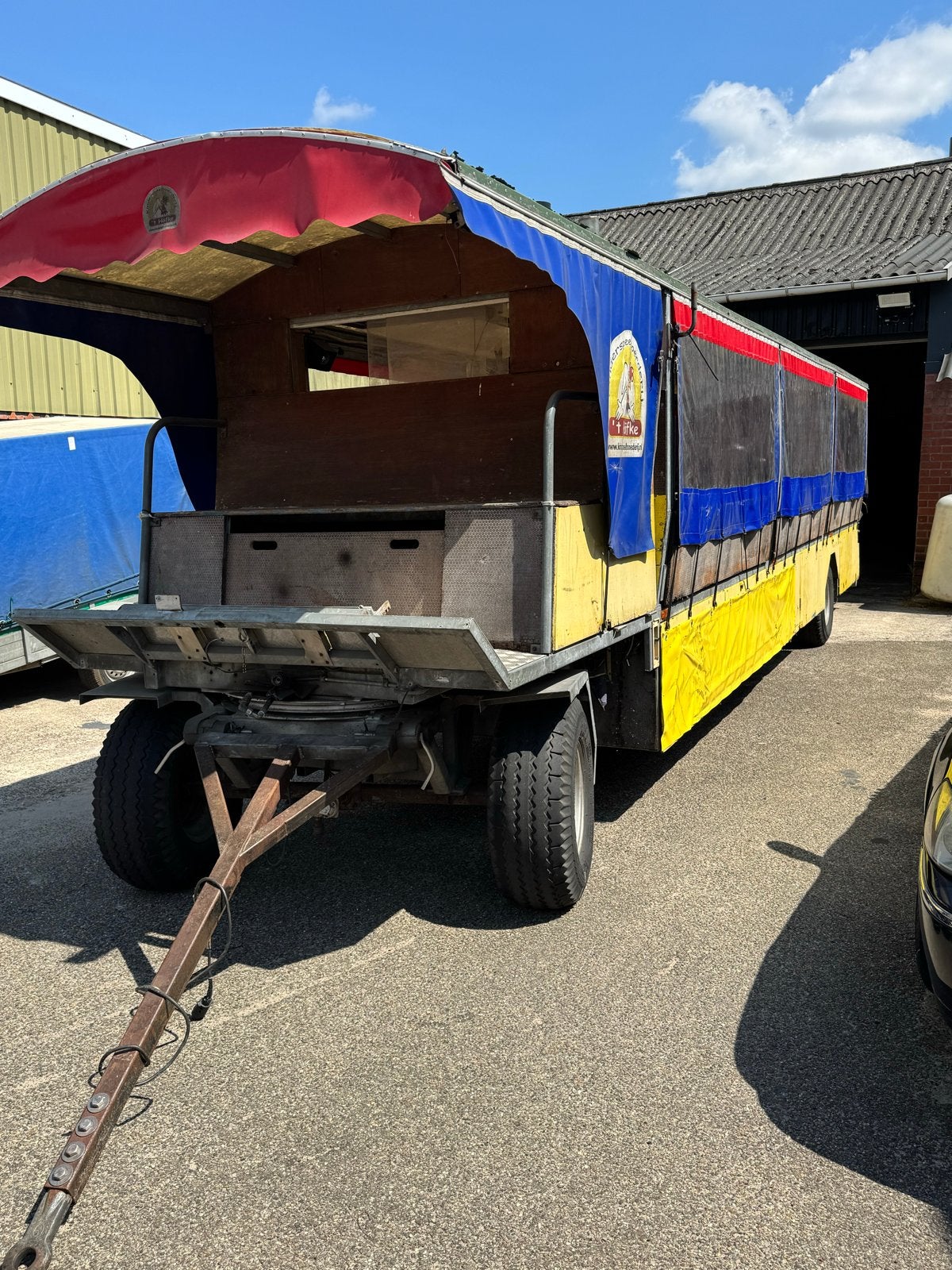 Feestwagen / huifkar, Ophalen, Gebruikt