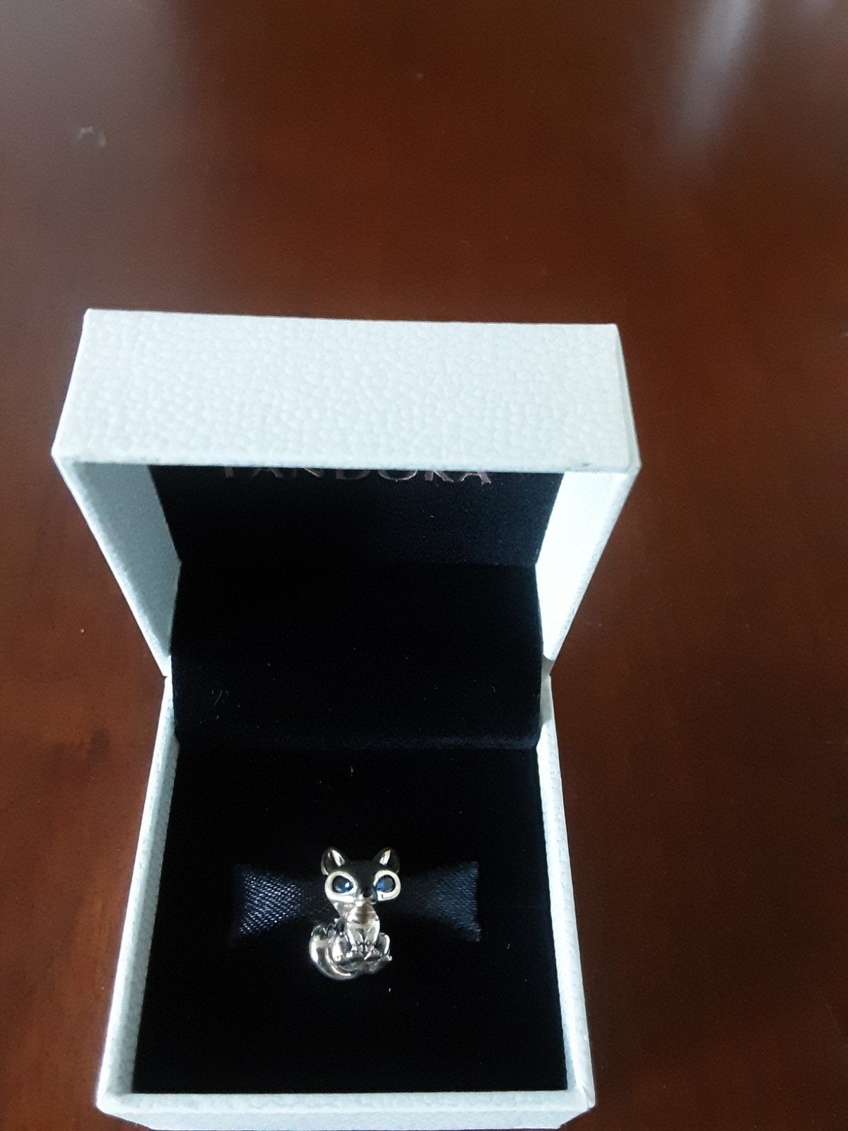Pandora vos bedel zilver nieuw in doos, Pandora, Nieuw, Ophalen of Verzenden, 1 bedel