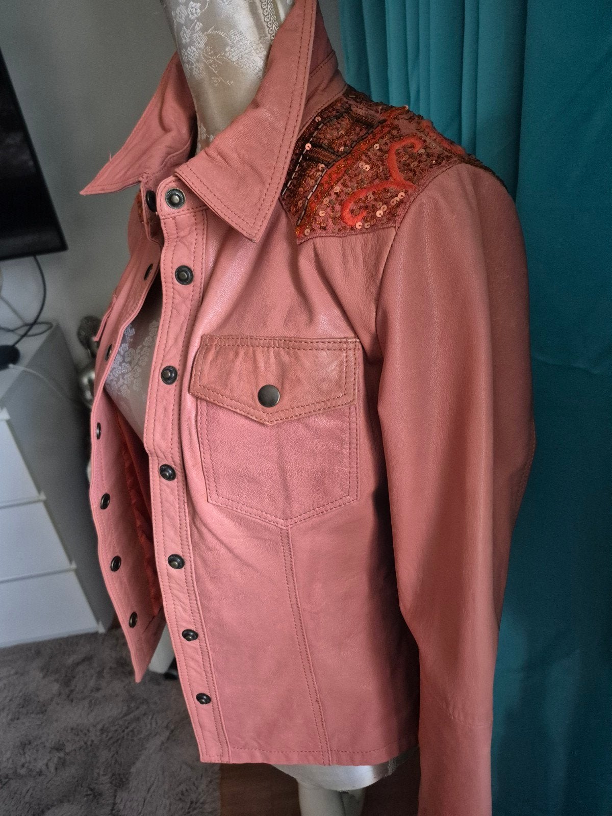 Roze leren jasje met pailletten en borduursels, Goosecraft, Ophalen of Verzenden, Zo goed als nieuw, Jasje