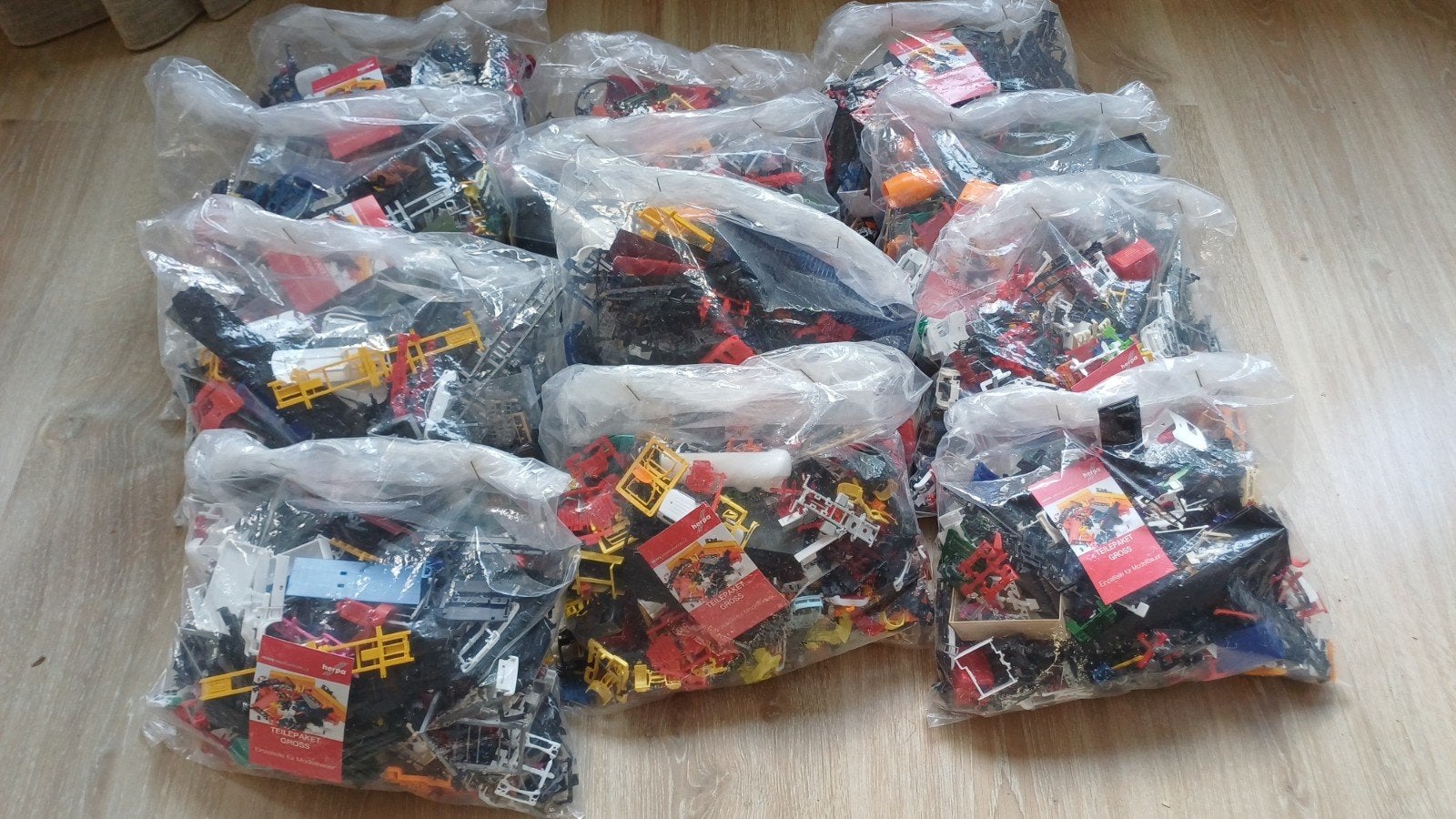 Herpa Teilepaket gross 300 gram aan Herpa onderdelen in zak, Ophalen of Verzenden, Gebruikt, Bus of Vrachtwagen, Herpa