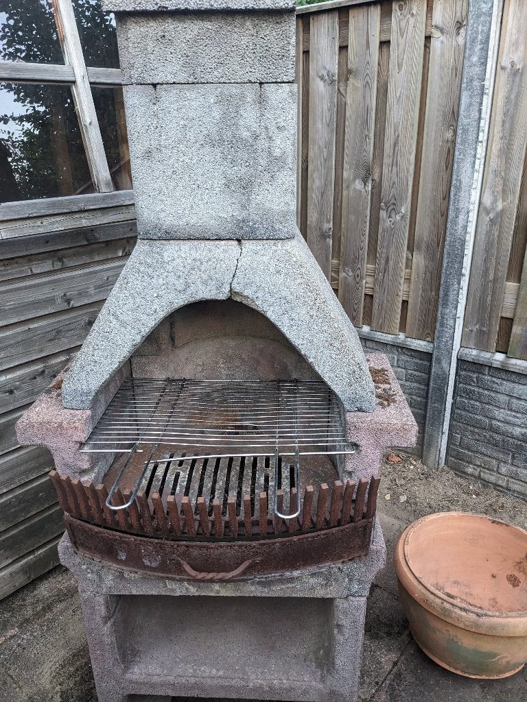 GRATIS stenen barbecue, Ophalen, Gebruikt