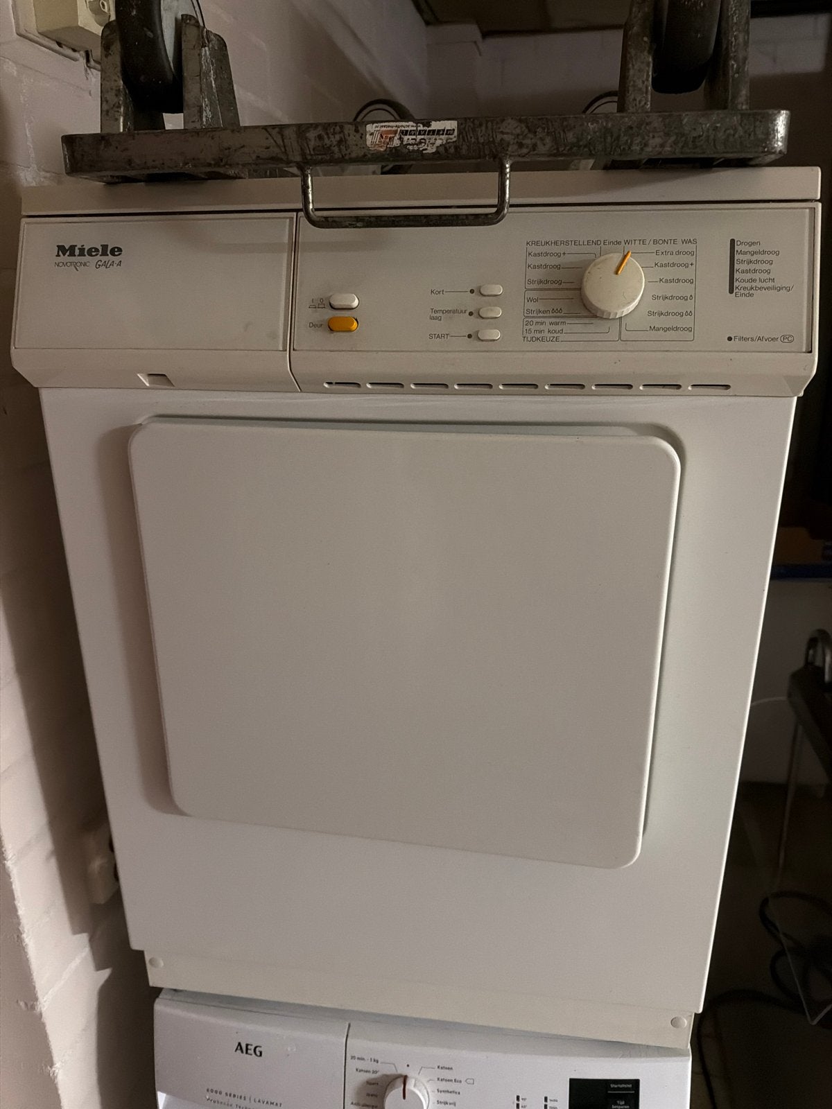 Miele Novotronic T273C wasdroger, Ophalen, 6 tot 8 kg, Gebruikt, Voorlader