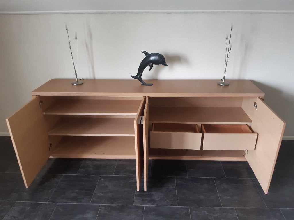 NU OF NOOIT: Mooi degelijk en robuust dressoir, KOOPJE !!, Huis en Inrichting, Met deur(en), Lichte kleur hout, Zo goed als nieuw