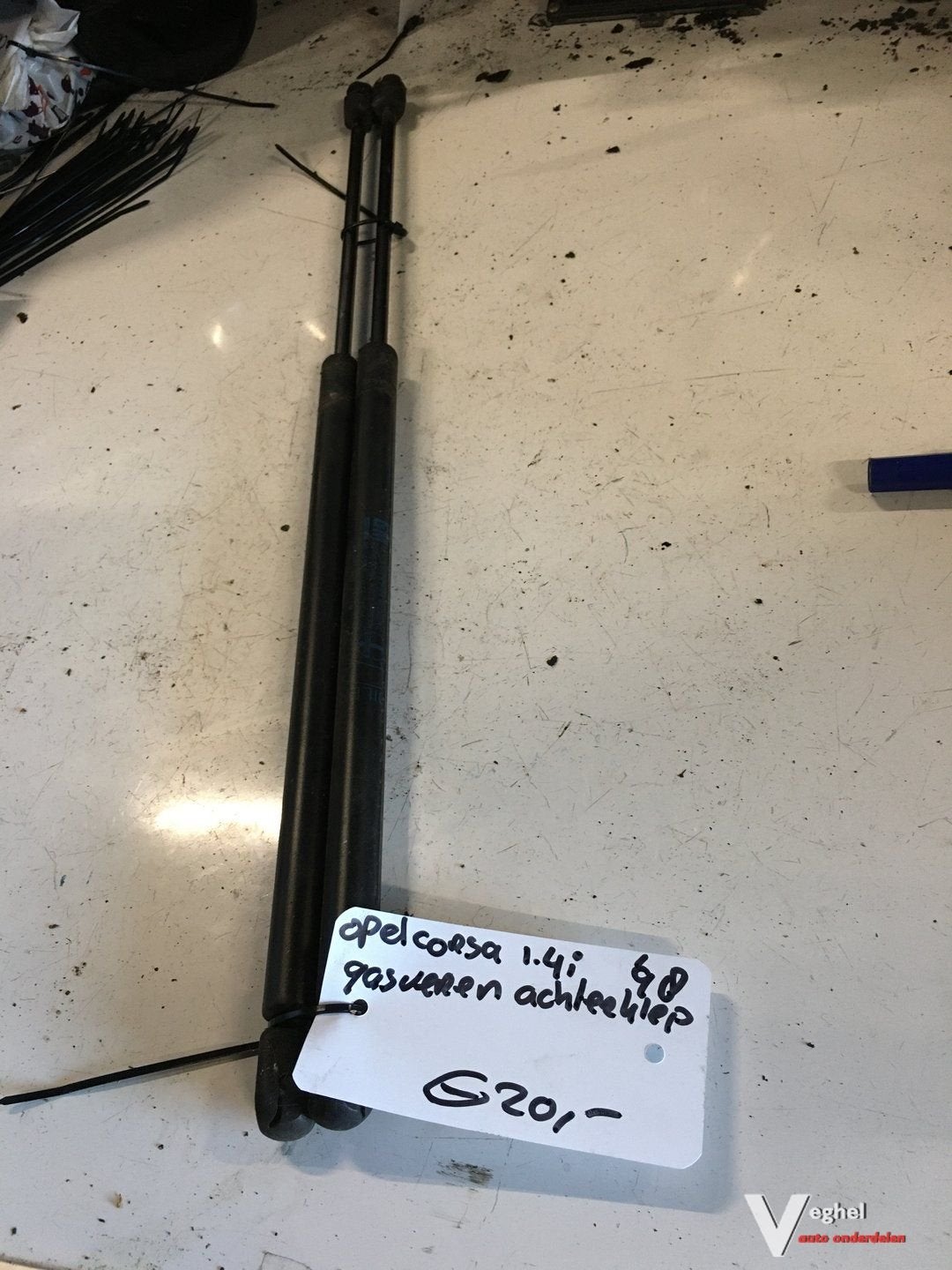 Opel Corsa B 1998 Gasveren set Achterklep