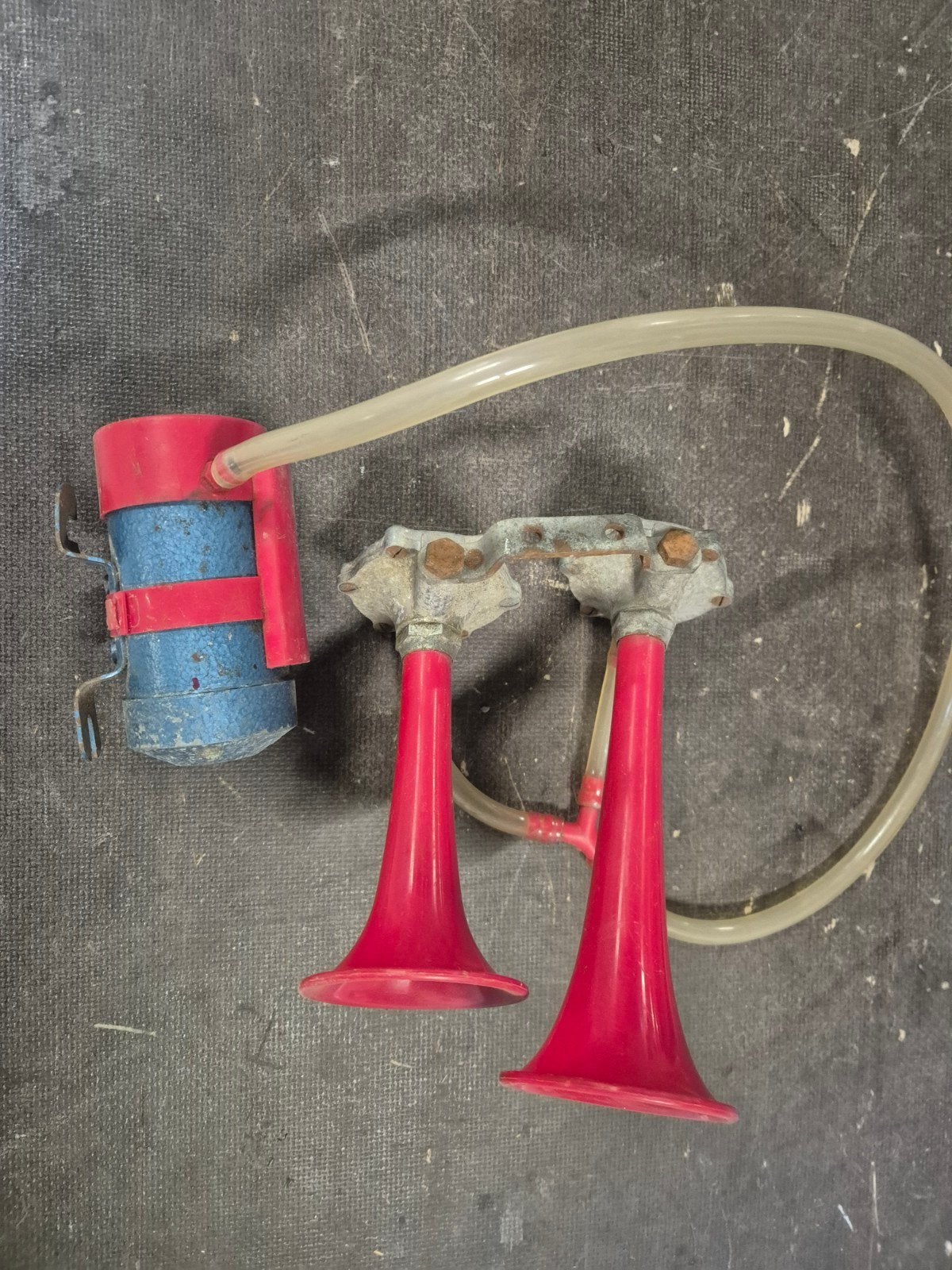 Maserati Luchttoeter luchthoorn Set - Vintage Auto Hoorn, Auto-onderdelen, Ophalen of Verzenden, Gebruikt, Maserati