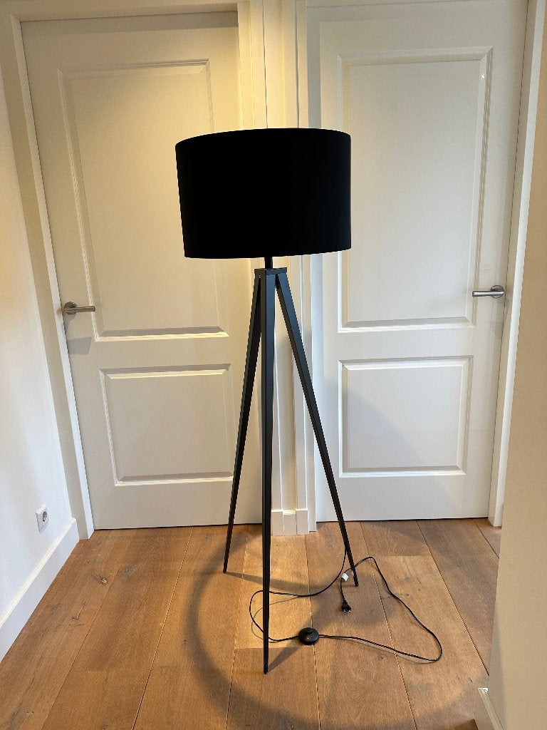 Tripod vloerlamp, Huis en Inrichting, Lampen | Vloerlampen, Ophalen, E27 (groot), Zo goed als nieuw, Metaal