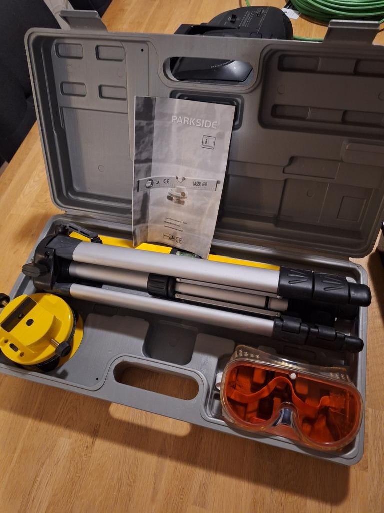 Parkside laser 670 met statief, Ophalen of Verzenden, Zo goed als nieuw, Afstand