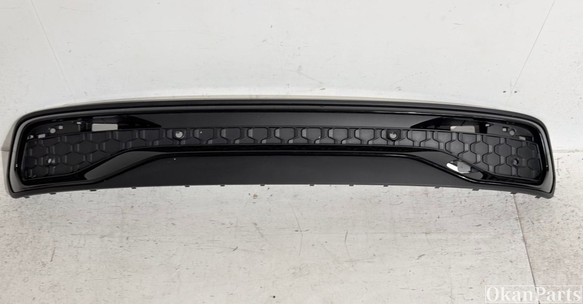 Audi Q5 III S-line Diffuser 8MA807823A, Auto-onderdelen, Info@fabrikant.eu, Fabrikantstraat 1
1000 AA  Amsterdam, NL, Ophalen of Verzenden