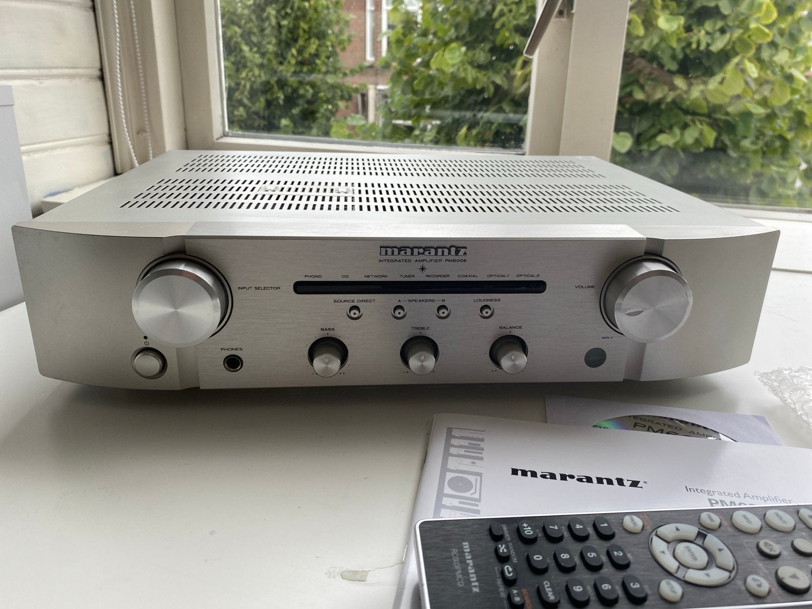 Marantz PM6006 Stereo Versterker Zilver + Accessoires, Marantz, Ophalen of Verzenden, Zo goed als nieuw, 60 tot 120 watt