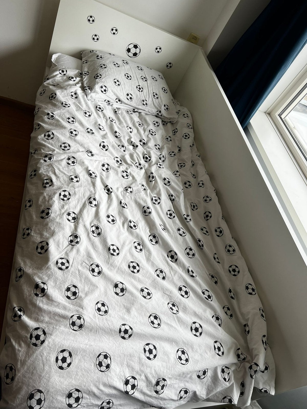 Ikea uitschuifbaar bed, Huis en Inrichting, Slaapkamer | Bedden, Ophalen, Gebruikt, 90 cm, Wit