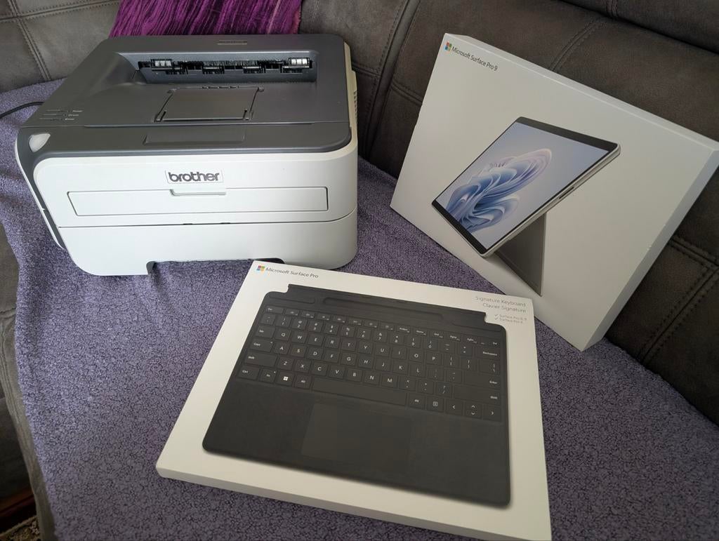 Microsoft Surface Pro 9 i5 12th gen 8GB 256GB met keyboard, Computers en Software, Windows Tablets, Nieuw, 12 inch, Ophalen of Verzenden