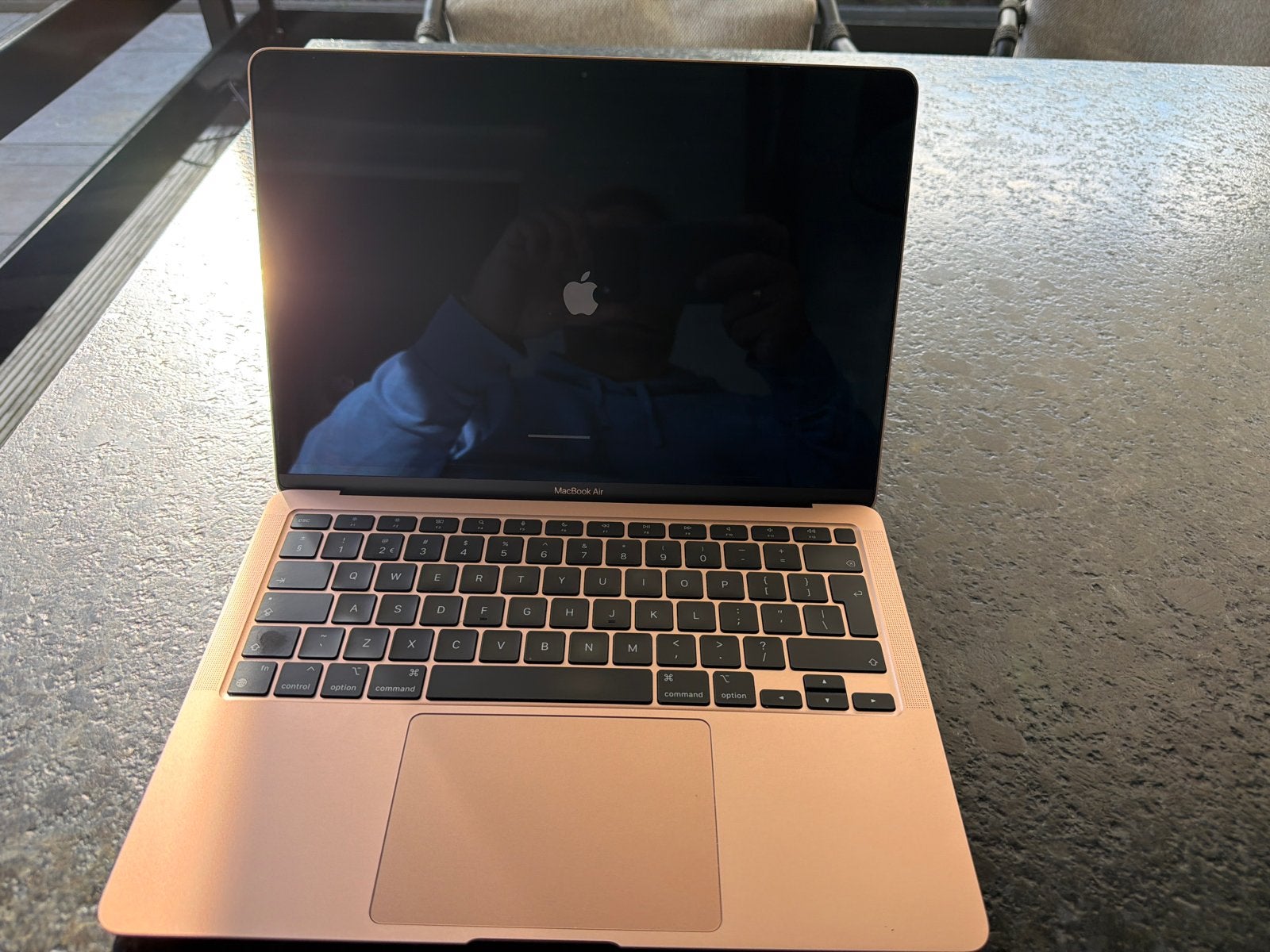 Zo goed als nieuwe MacBook Air (Rose Gold) 2023, 256 GB, Qwerty, 8 GB, 13 inch