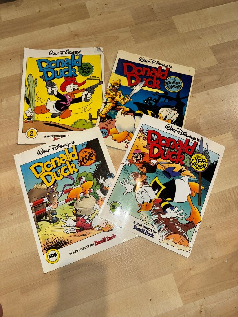 Donald duck strips stripboeken 2 48 84 en 105, Meerdere stripboeken, Verzenden, Gelezen