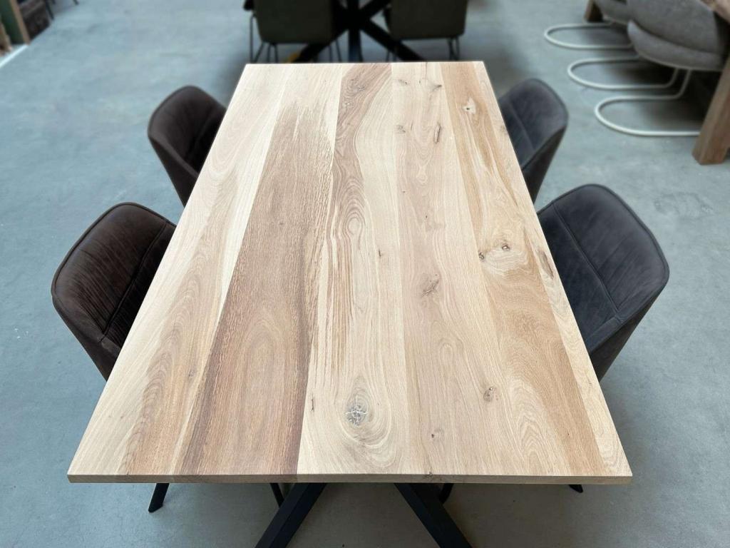 Eettafel - Eiken tafelblad - Brede lamellen  - 28 mm dik, 100 tot 150 cm, Vijf personen of meer, Rechthoekig, Niet ingevuld