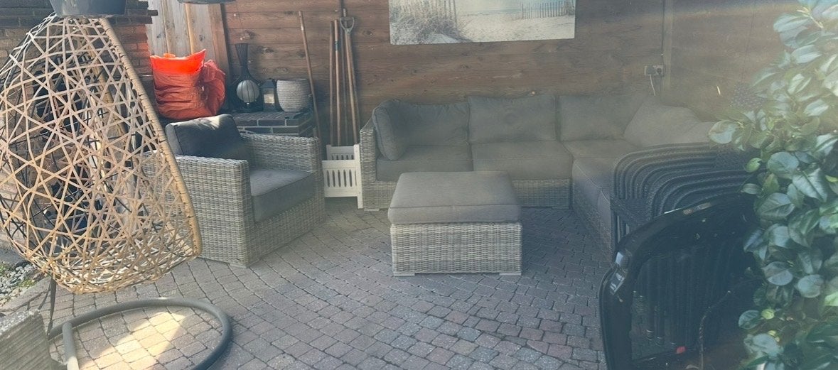 Wicker loungeset met kussens en hocker, Tuin en Terras, Ophalen, 5 zitplaatsen, Gebruikt, Loungeset