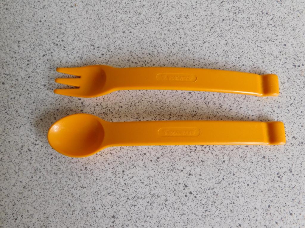 Tupperware Peuterbestek Geel Vork Lepel, Ophalen of Verzenden, Zo goed als nieuw, Geel, Overige typen