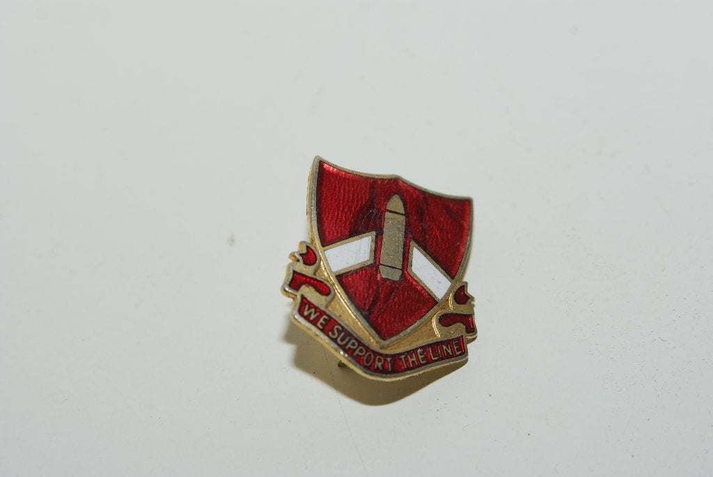 US ARMY 28th FIELD ARTILLERY REGIMENT, Ophalen of Verzenden, Landmacht, Amerika, Embleem of Badge