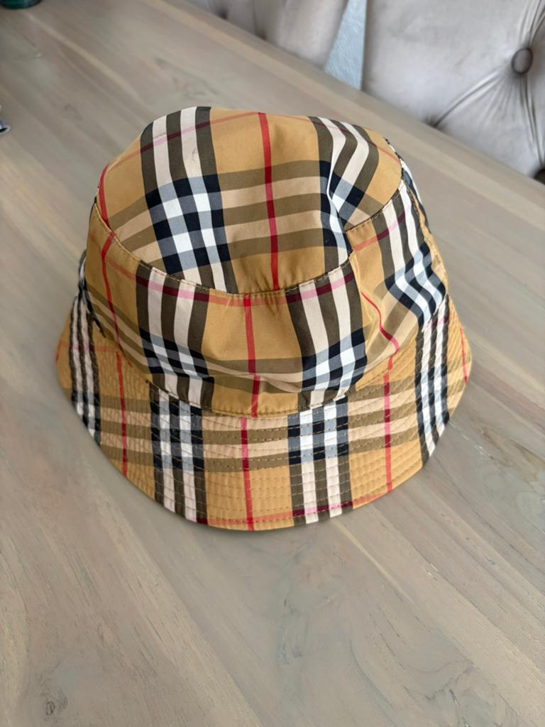 Burberry bucket hoed, Kleding | Dames, Hoeden en Petten, Ophalen of Verzenden, Zo goed als nieuw, One size fits all