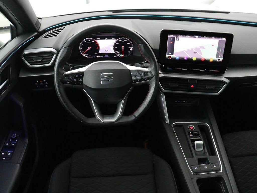 SEAT Leon 1.5 eTSI FR Intens | Carplay | Adaptive cruise | S, Stof, 4 cilinders, Leon, Wit
