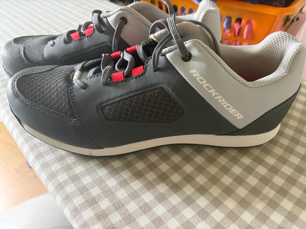 Rockrider spinnings schoenen maat 40 met SPD-klik systeem, Ophalen, Zo goed als nieuw