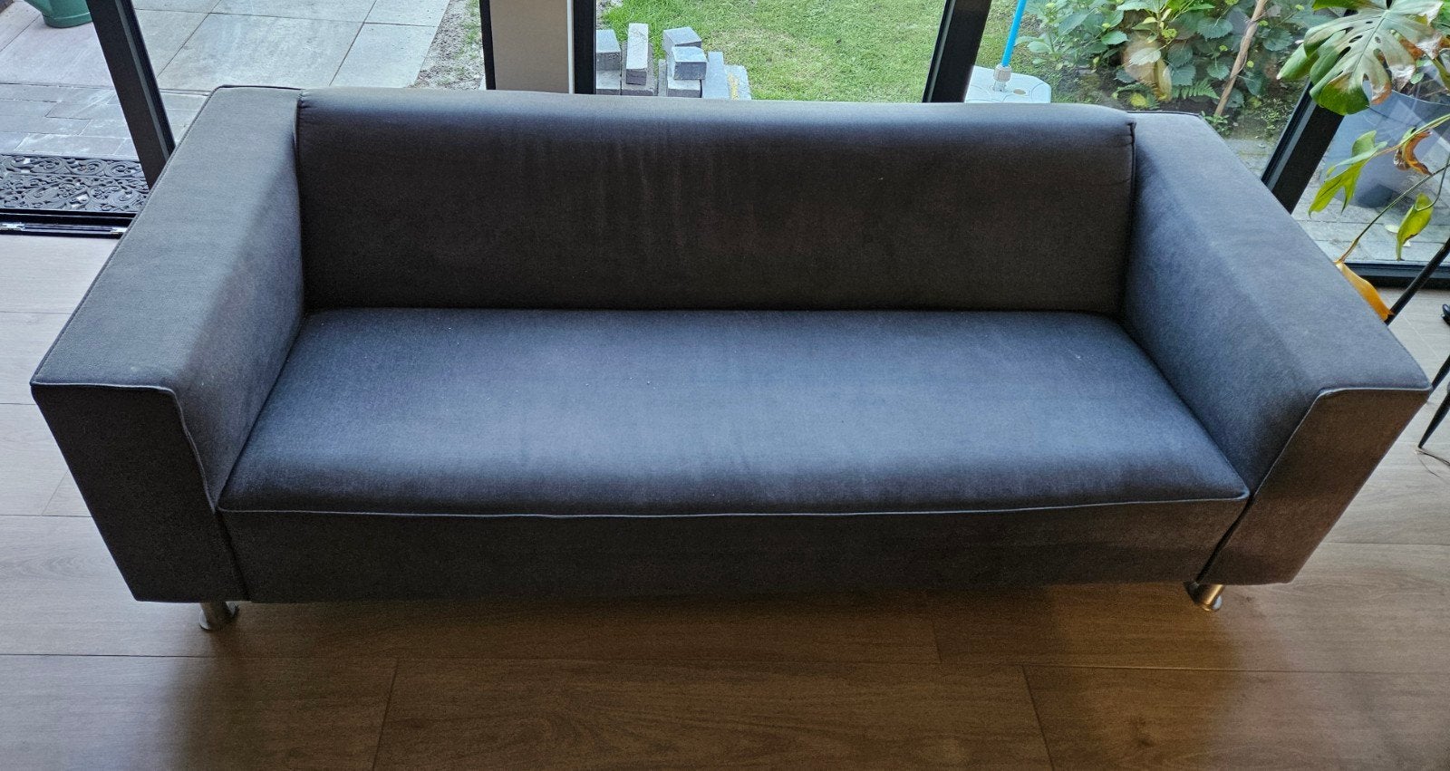 Twee antraciet grijze banken., Huis en Inrichting, Ophalen, Gebruikt, 75 tot 100 cm, 200 tot 250 cm
