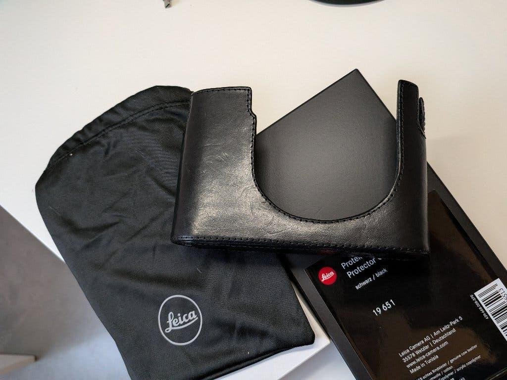 Leica Protector Q3 28mm/43mm/mono, lederen camerahoes zwart, Audio, Tv en Foto, Fotocamera's Digitaal, Leica, Ophalen of Verzenden