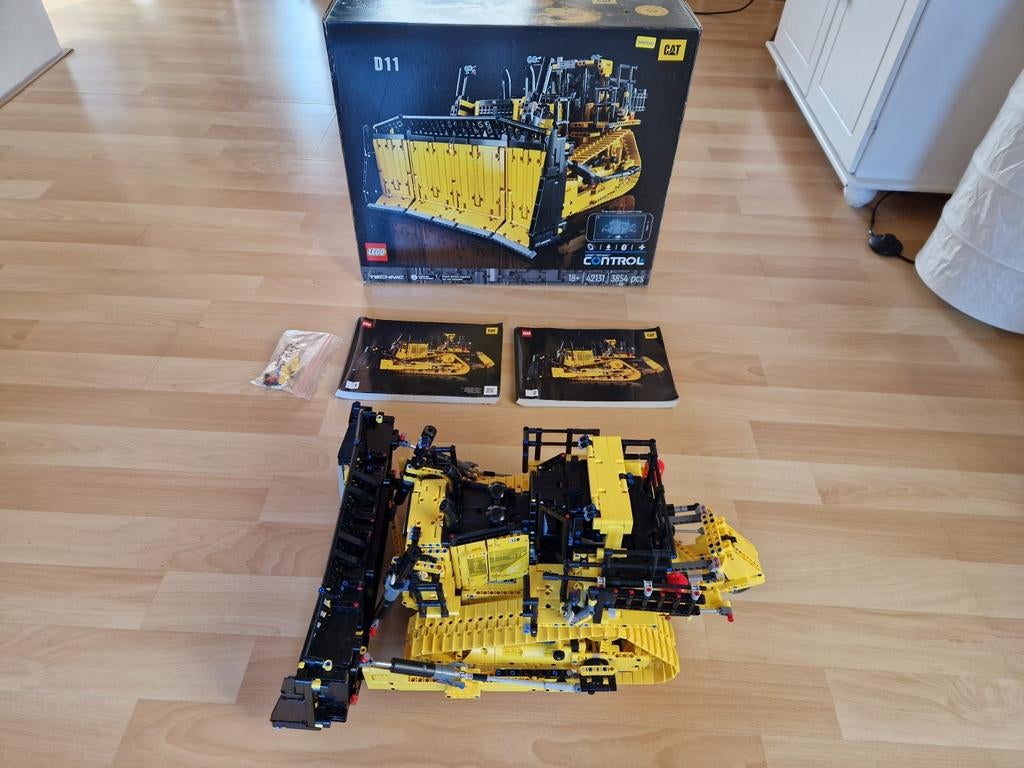 Lego Technic 42131 CAT D11 Bulldozer, Kinderen en Baby's, Speelgoed | Duplo en Lego, Ophalen, Zo goed als nieuw