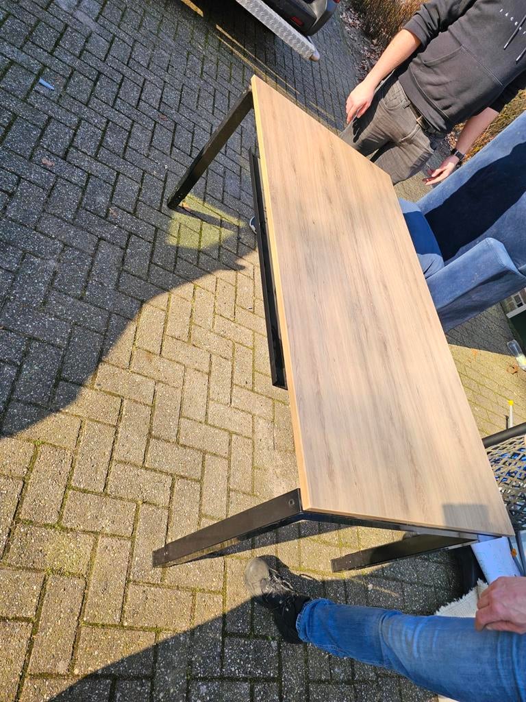 Bureau nog zo goed als nieuw., Ophalen of Verzenden, In hoogte verstelbaar, Zo goed als nieuw