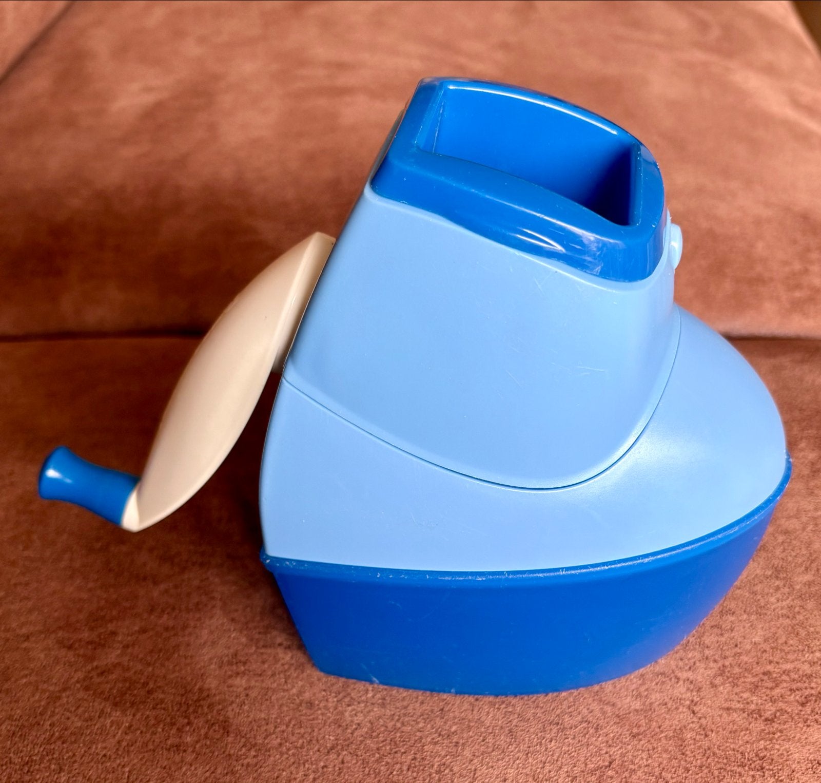Tupperware Kaas-, Noten- en Chocoladerasp, Gebruikt, Blauw, Overige typen, Ophalen of Verzenden