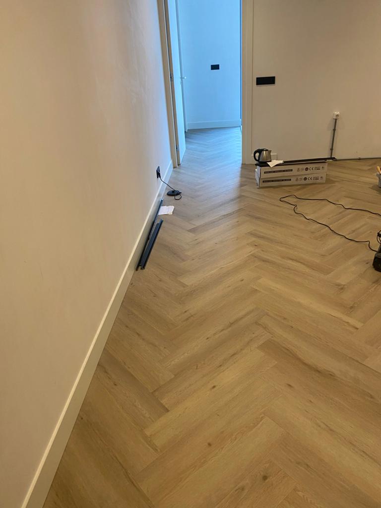 Laminaat legger vloerlegger vısgraat en pvc, Ophalen, 50 tot 150 cm, Zo goed als nieuw, 10 m² of meer
