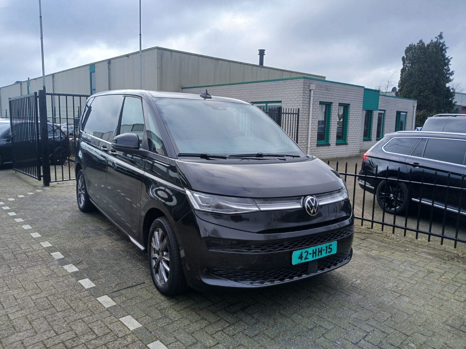 Volkswagen Multivan 1.5 100KW 2022 Zwart, Auto's, Volkswagen, 1498 cc, Euro 6, 7 stoelen, Zwart