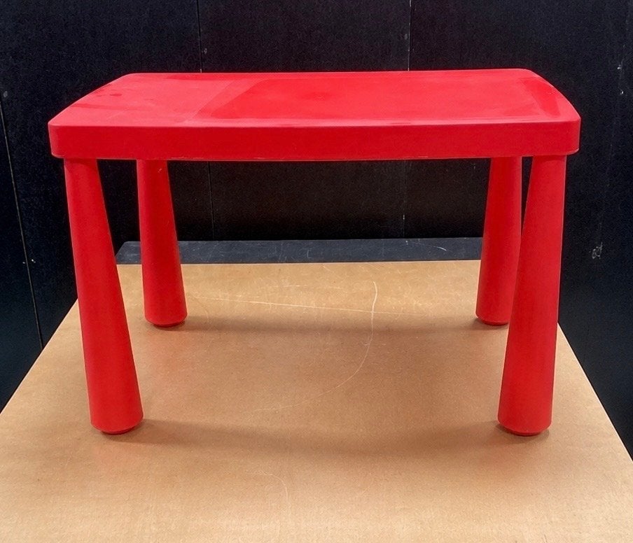 Rode kunststof speeltafel voor kinderen - Poten afschroefbaa, Ophalen of Verzenden, Gebruikt